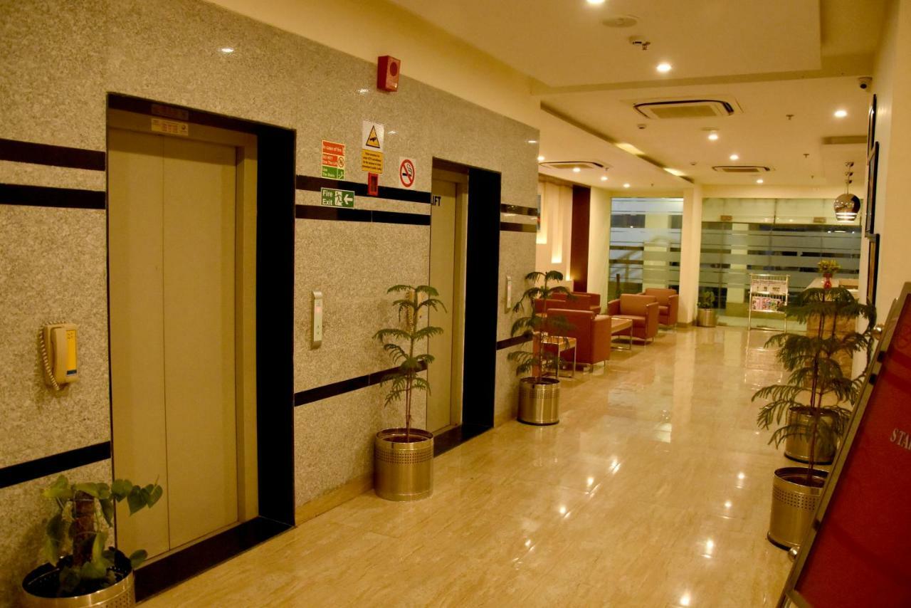 Starlit Suites Neemrana Ngoại thất bức ảnh