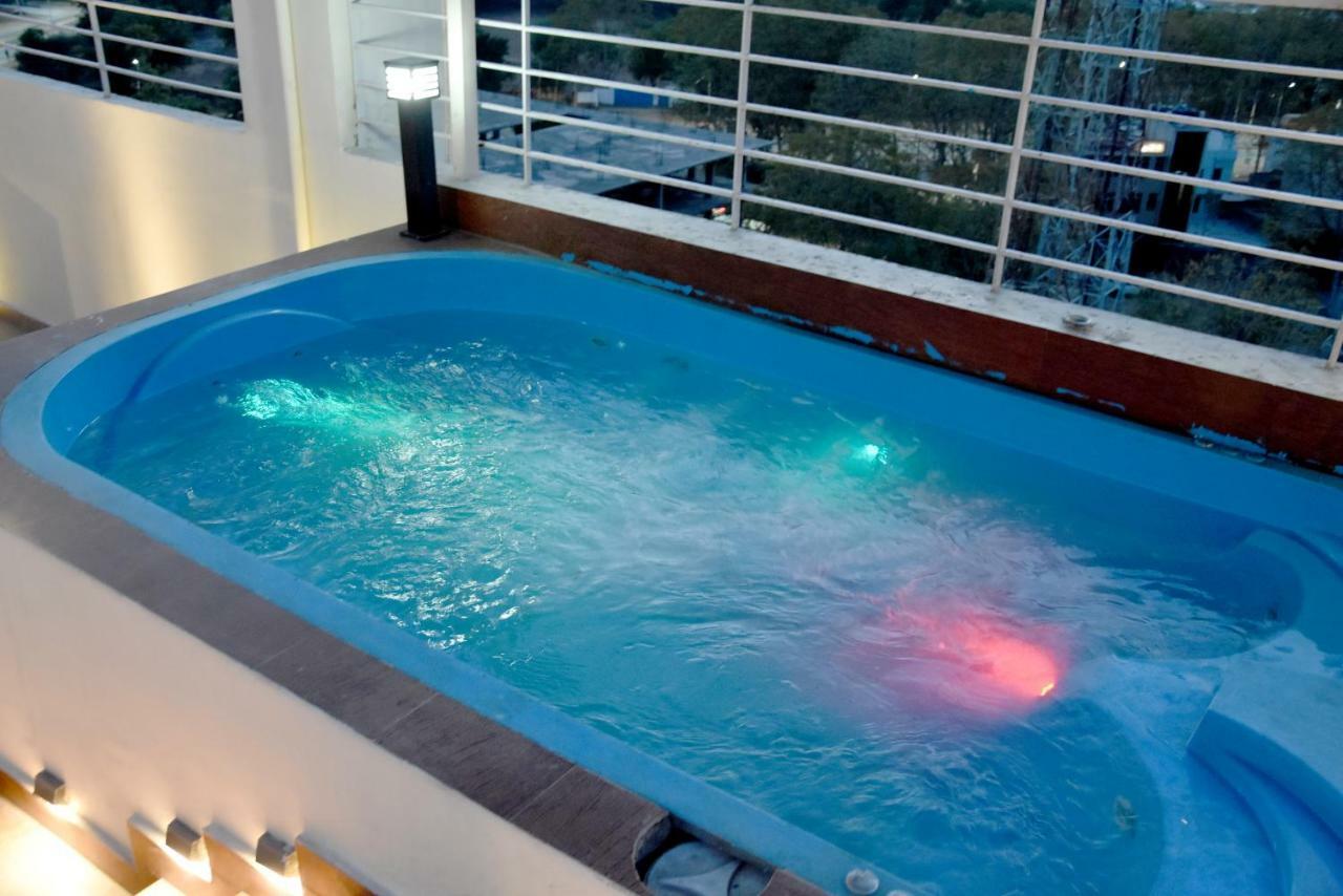 Starlit Suites Neemrana Ngoại thất bức ảnh