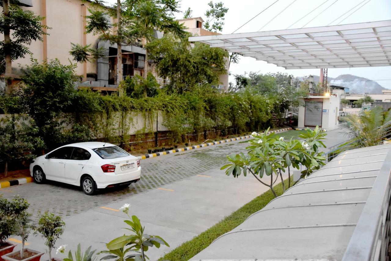 Starlit Suites Neemrana Ngoại thất bức ảnh