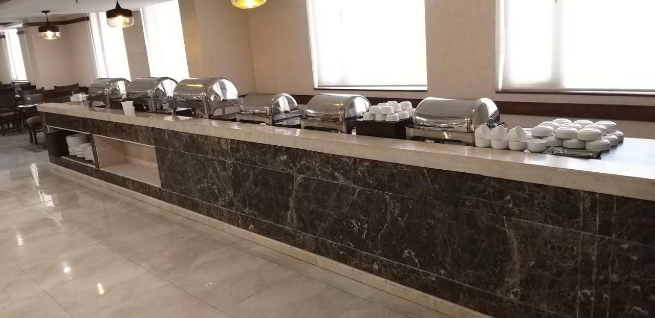 Starlit Suites Neemrana Ngoại thất bức ảnh